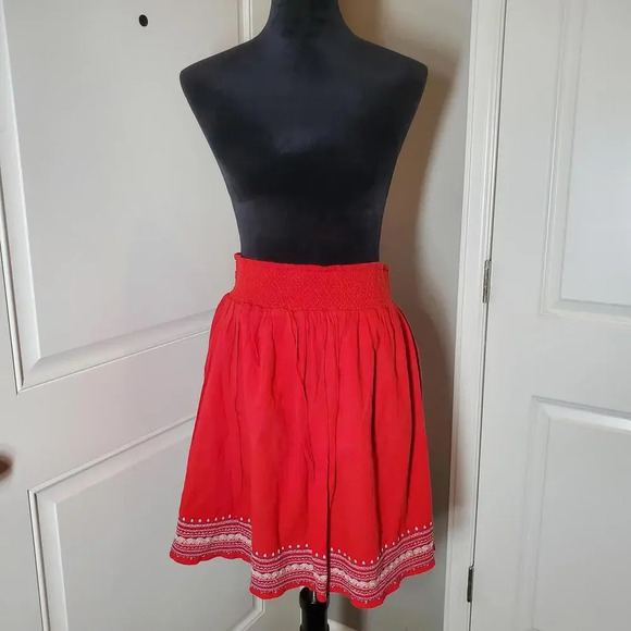 Old Navy Women's Red Embroidered Casual Cotton Skirt Size Large - Picture 1 of 15